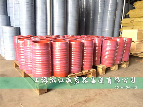 红色非标卡箍式橡胶软连接