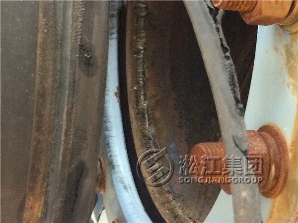 苏州鑫海码头工地双球橡胶挠性接头拉脱原因分析