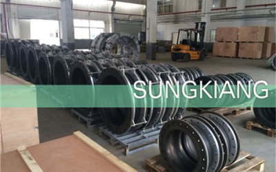 分析翻边橡胶管接头的两大.性